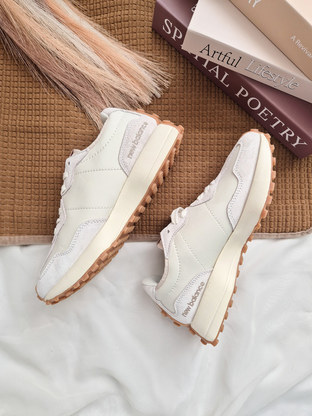 NB 327 Beige Retro