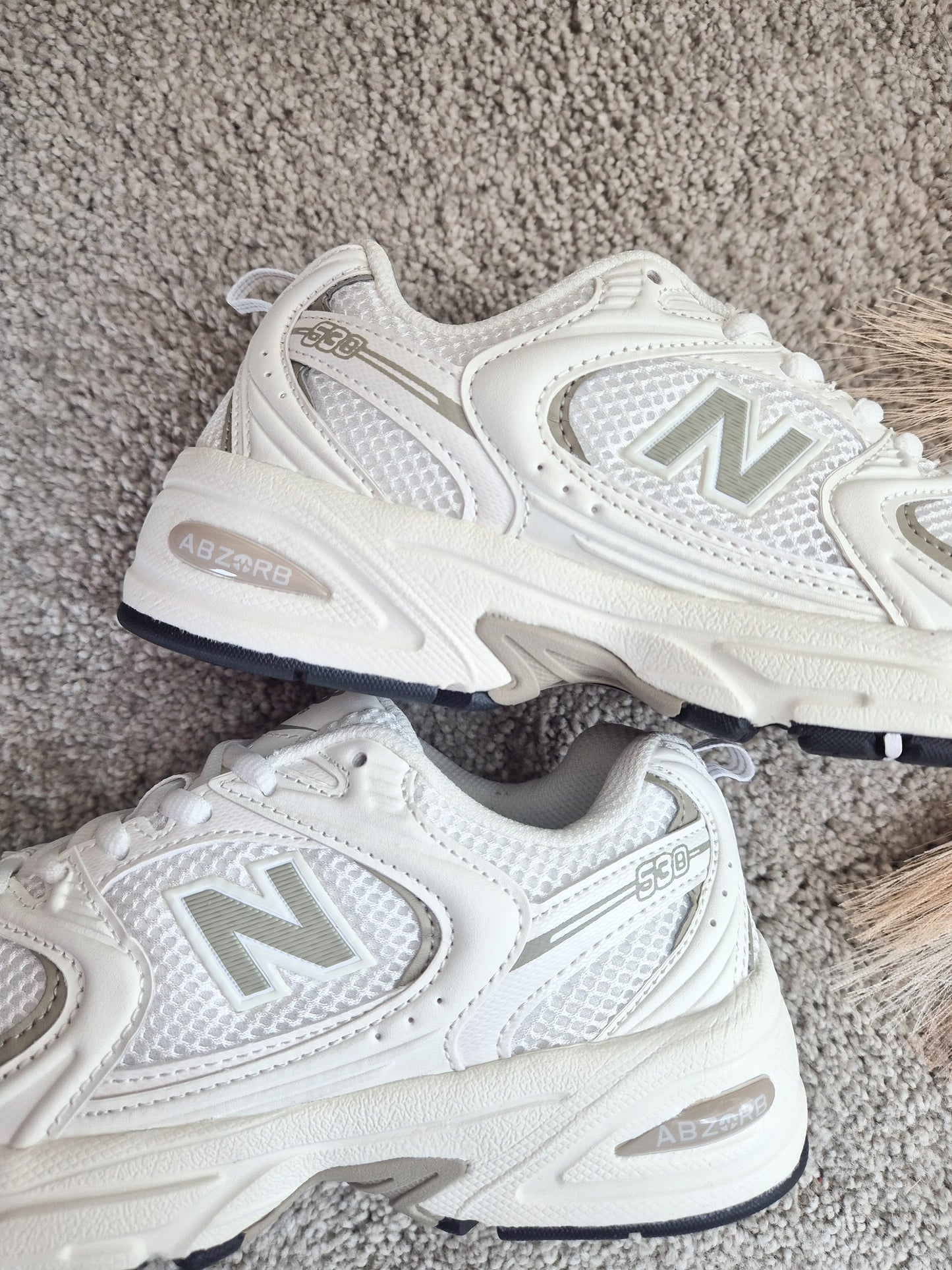 NB 530 Lightly Silver