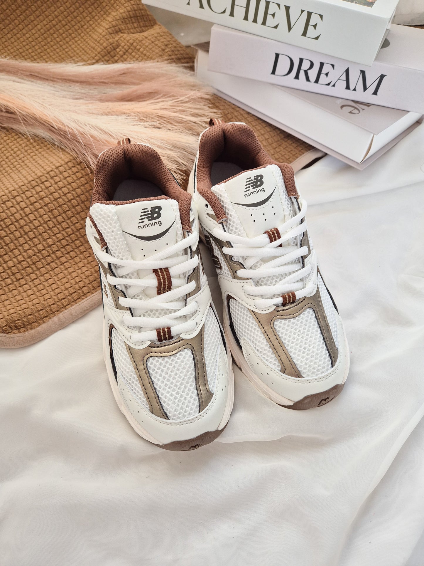 530 White Brown