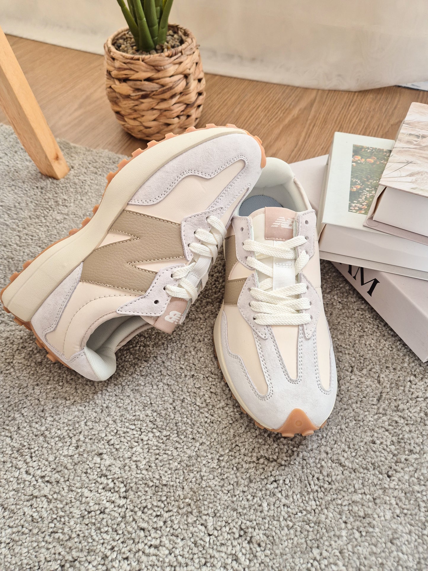 NB 327 Beige Retro