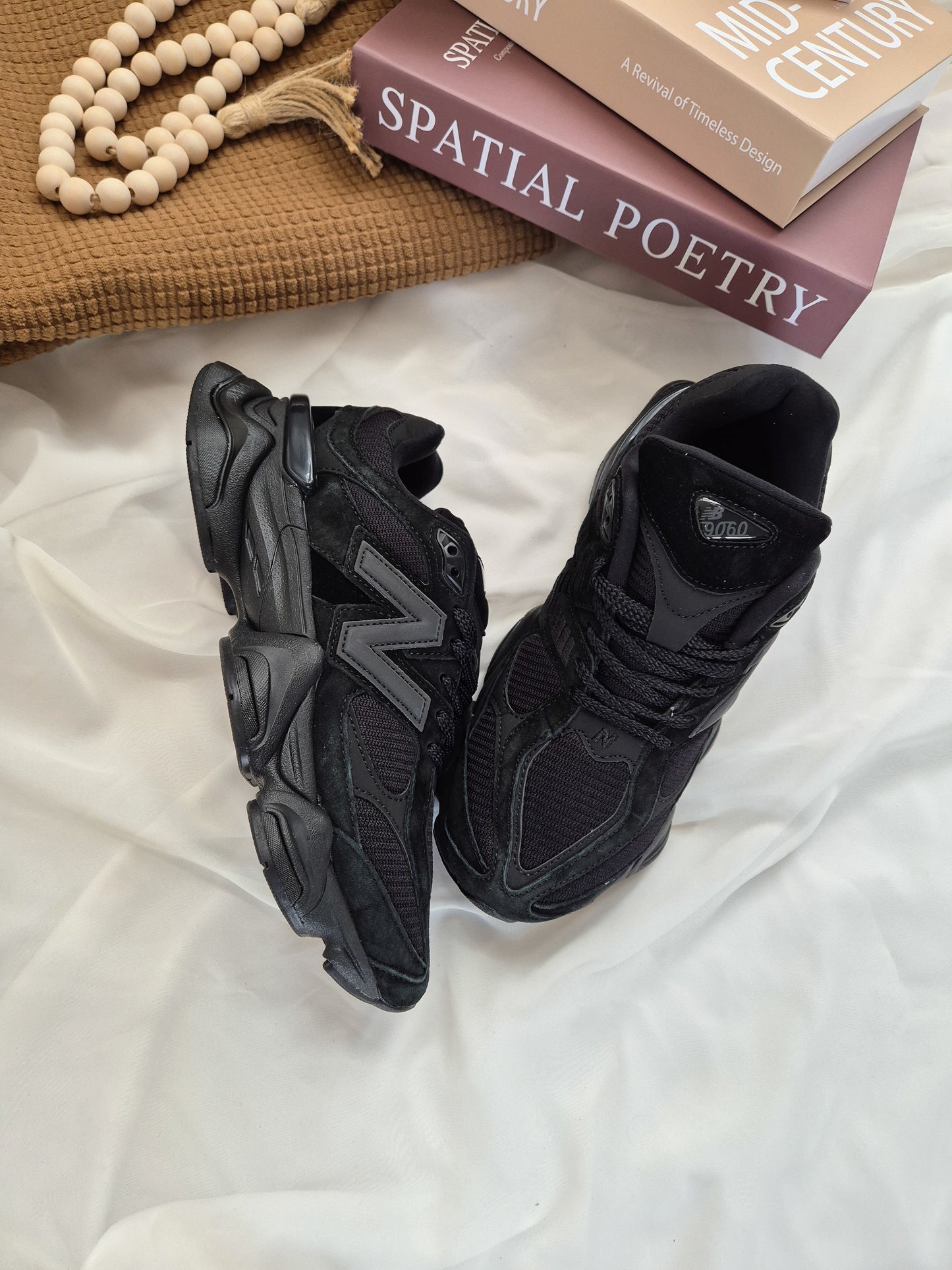 9060 lifestyle black