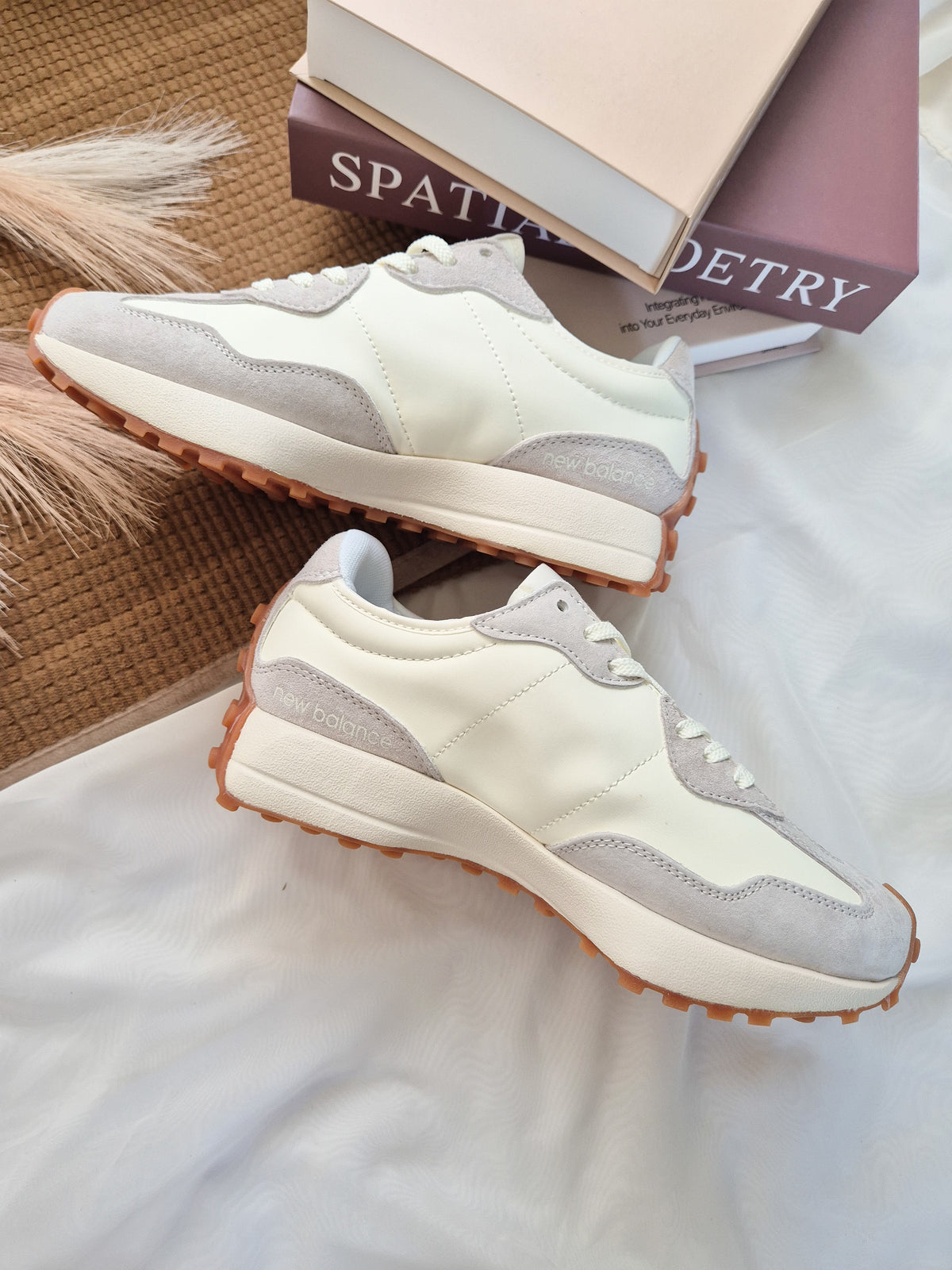 327 Navy Beige White