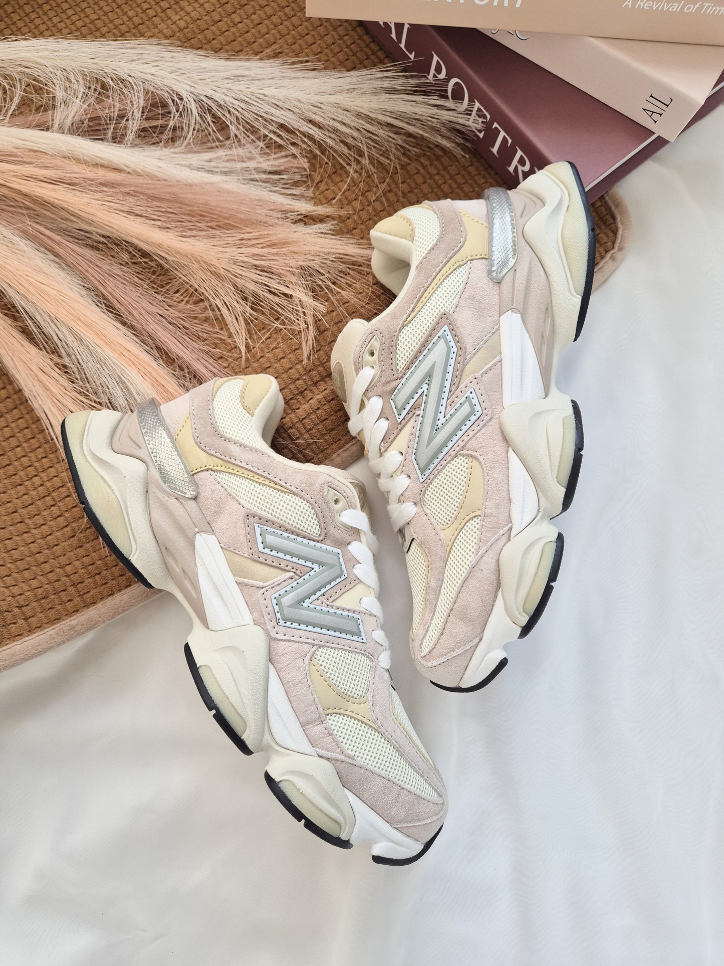 9060 Beige/ Brown