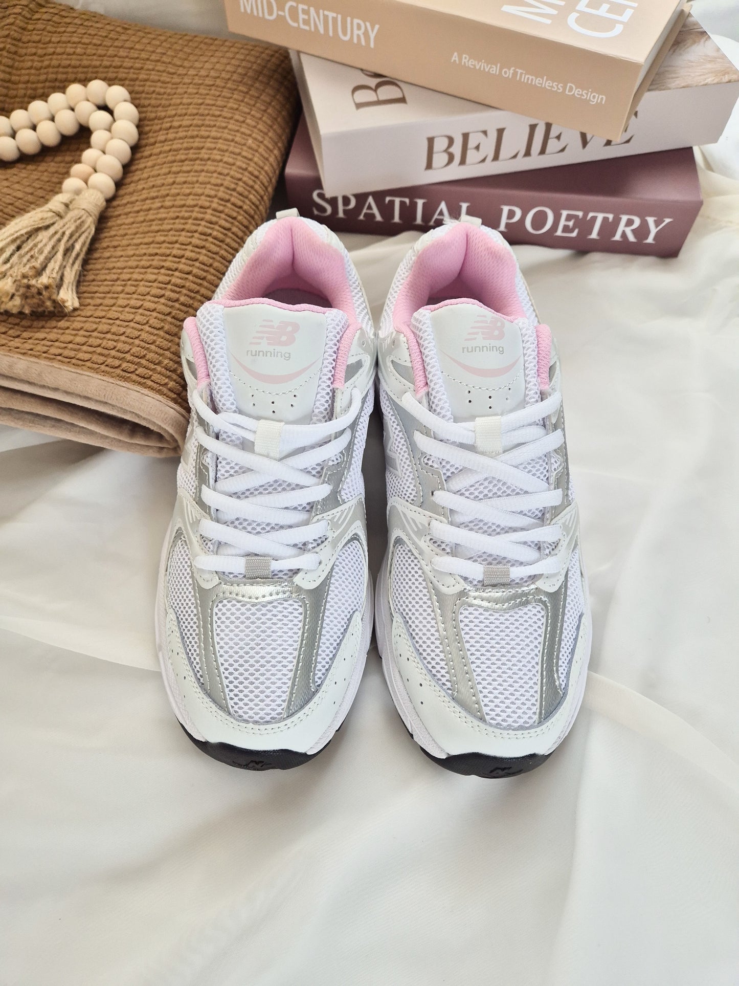 530 Soft Pink/white
